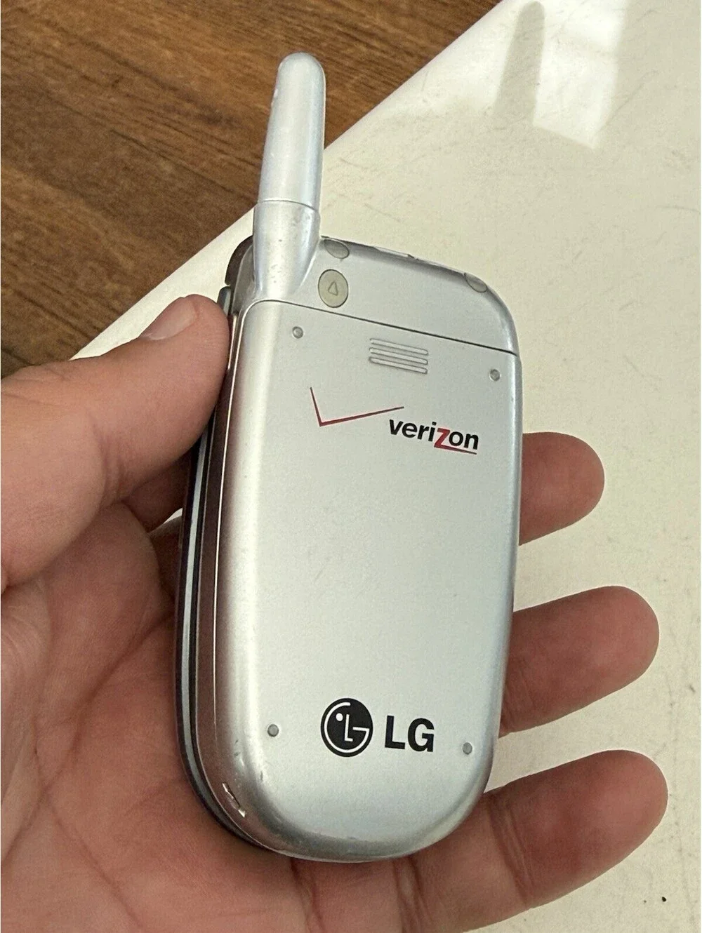 LG VX5300 Silver 128x160 Pixels Bluetooth Soft Keys (Verizon) Flip Cell Phone